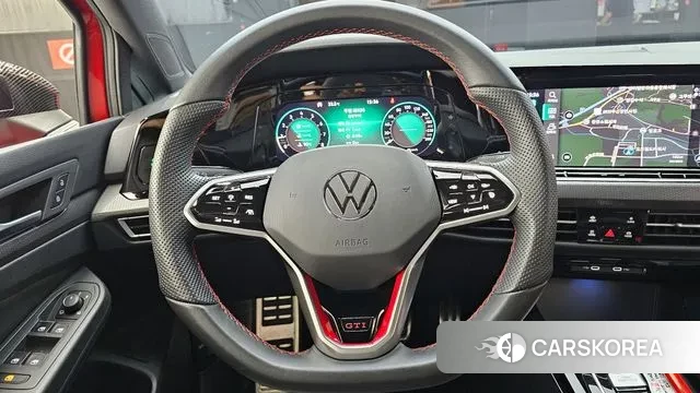 Volkswagen Golf 8th Generation 2023 Красный из Кореи, фото 5