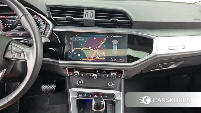 Audi Q3 (F3) 2022 Белый из Кореи, фото 5