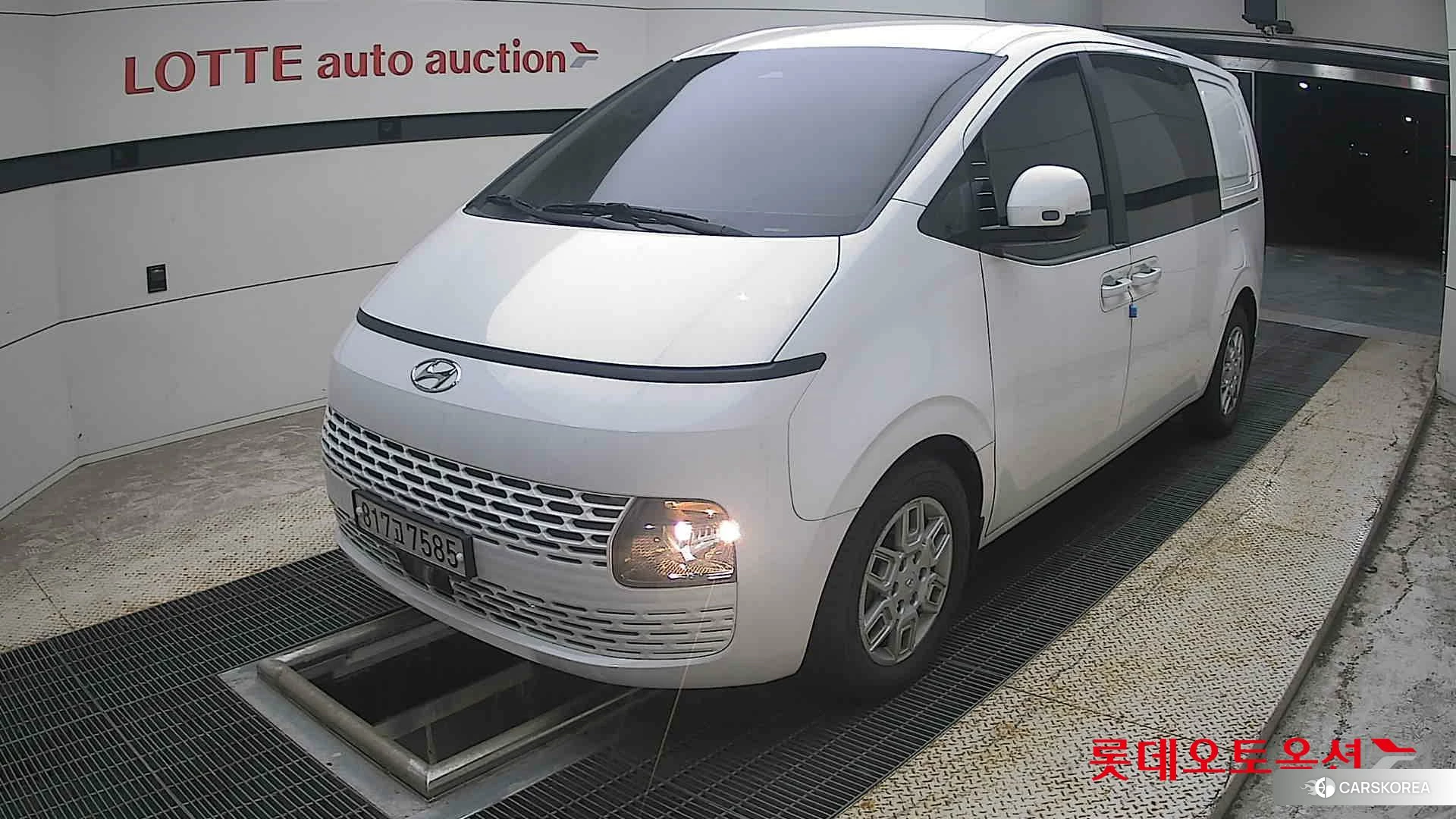 Hyundai Staria 2022 Белый из Кореи, фото 5