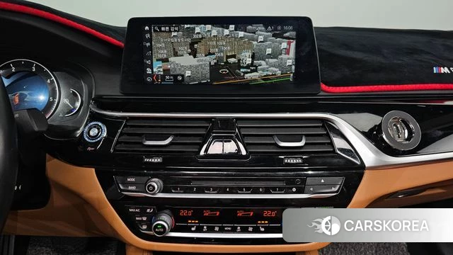 BMW 5 Series (G30) 2018 Белый из Кореи, фото 5