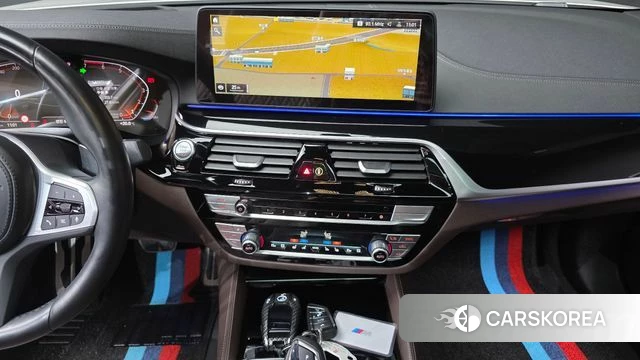 BMW 5 Series (G30) 2022 Белый из Кореи, фото 5