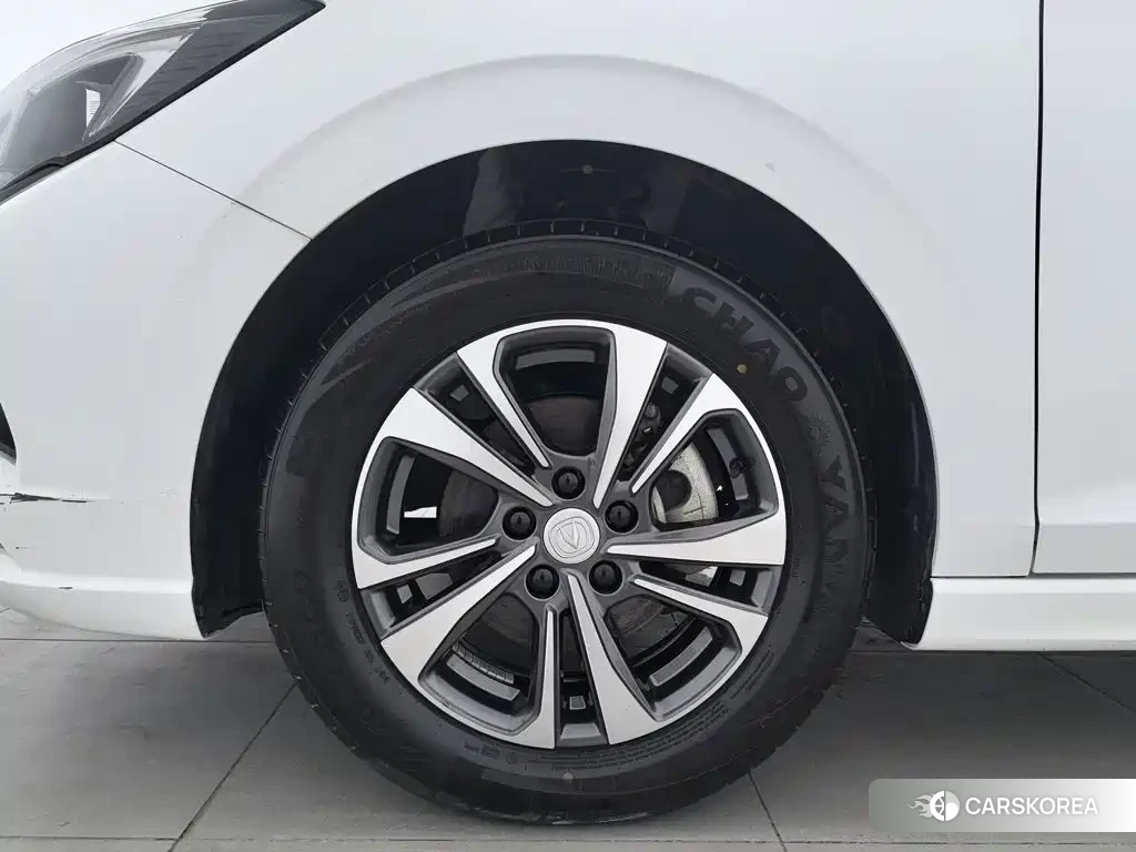 Chang'an Yidong 2023 Белый из Китая, фото 5