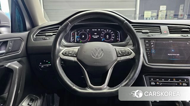 Volkswagen Tiguan Allspace 2023 Белый из Кореи, фото 5