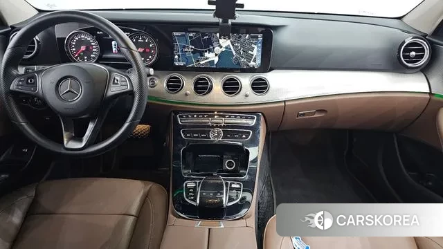 Mercedes-Benz E-Class W213 2018 Белый из Кореи, фото 5