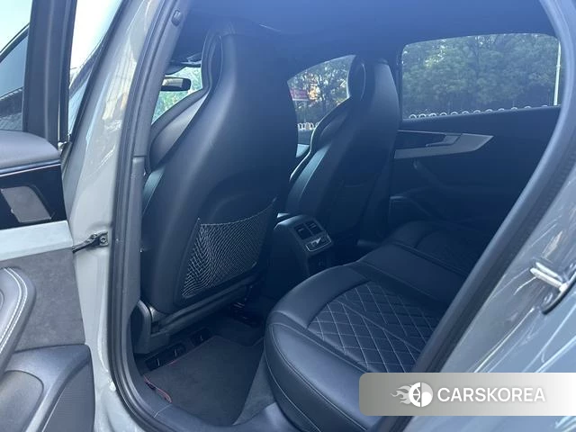 Audi S4 2022 Темно-серый из Китая, фото 5