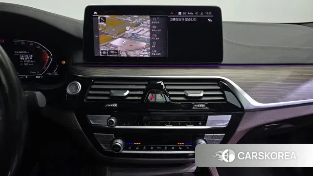 BMW 5 Series (G30) 2021 Серебристо-серый из Кореи, фото 5