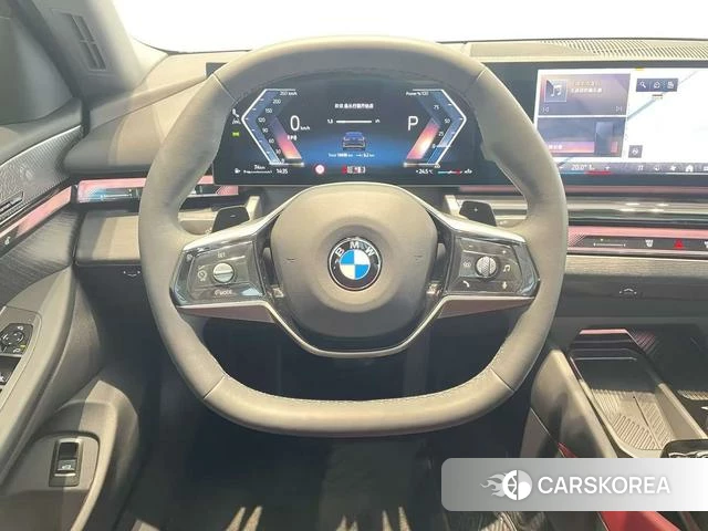 BMW 5 series 2025 Черный из Китая, фото 5