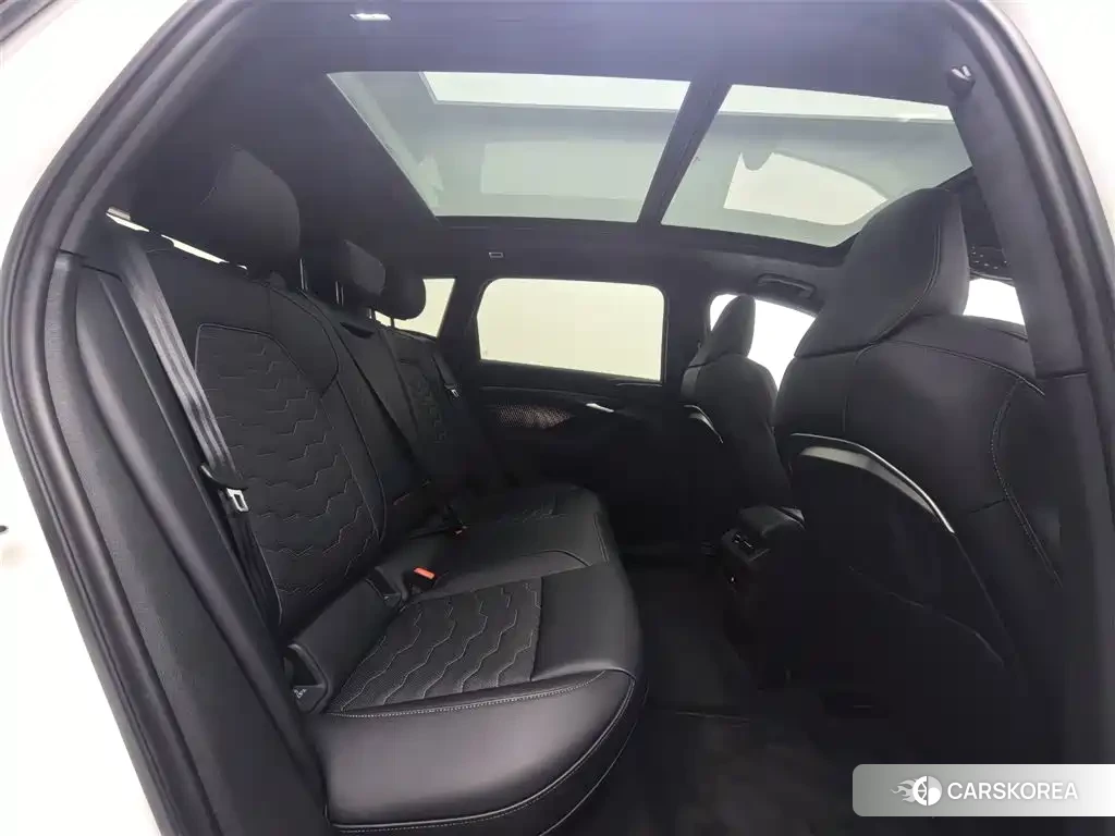 Audi Q6L 2025 Белый из Китая, фото 5