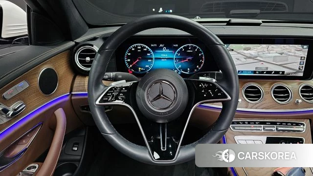 Mercedes-Benz E-Class W213 2022 Белый из Кореи, фото 5