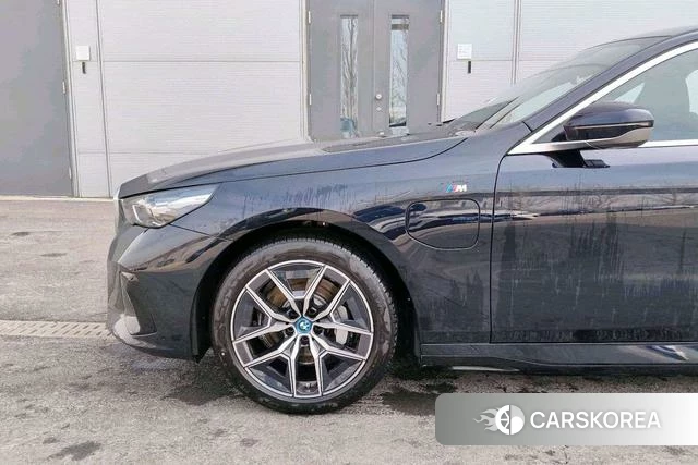 BMW i5 2025 Черный из Китая, фото 5