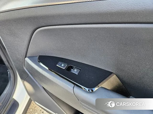 Kia Sportage 5th Generation Hybrid 2023 Белый из Кореи, фото 5