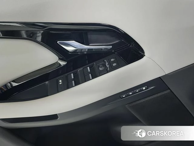 Land Rover Range Rover Evoque 2nd Generation 2025 Белый из Кореи, фото 5