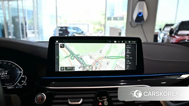 BMW 5 Series (G60) 2023 Серебристо-серый из Кореи, фото 5