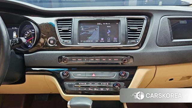 Kia The New Carnival 2018 Белый из Кореи, фото 5