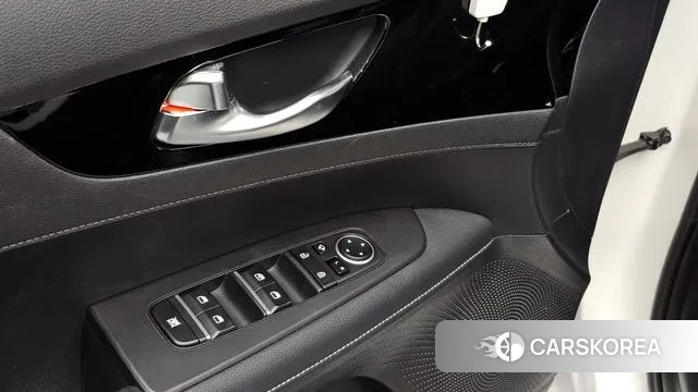 Kia The New K3 2nd generation 2023 Белый из Кореи, фото 5