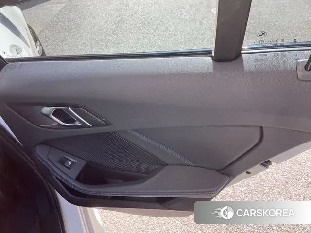 BMW 1 Series (F40) 2024 Белый из Кореи, фото 5