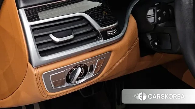 BMW 7 Series (G11) 2020 Черный из Кореи, фото 5