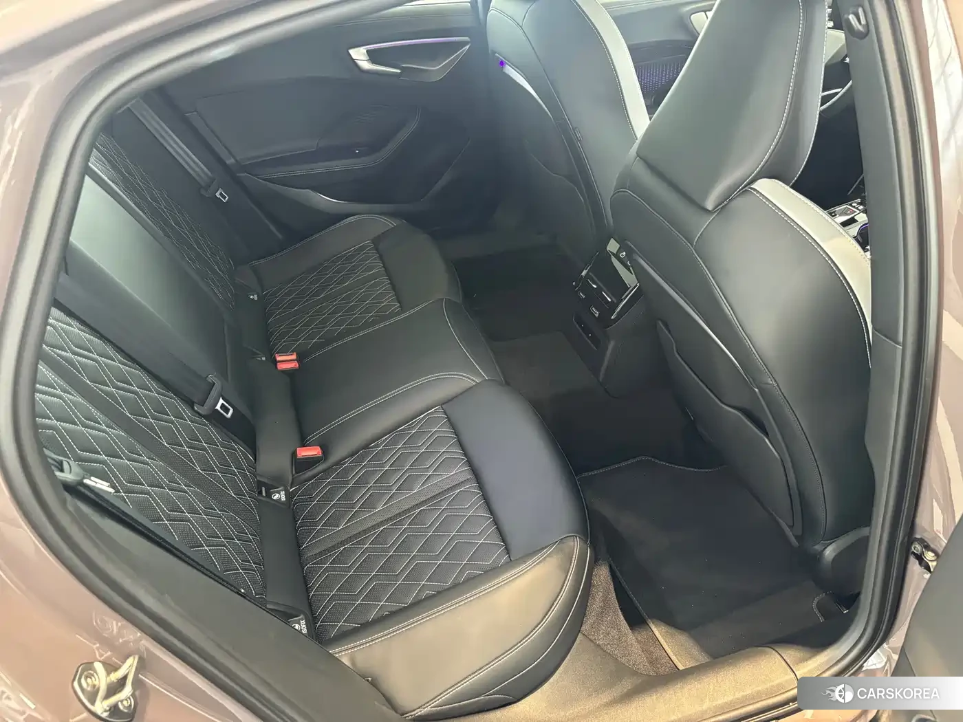 Audi A5L 2025 Champagne/brown из Китая, фото 5