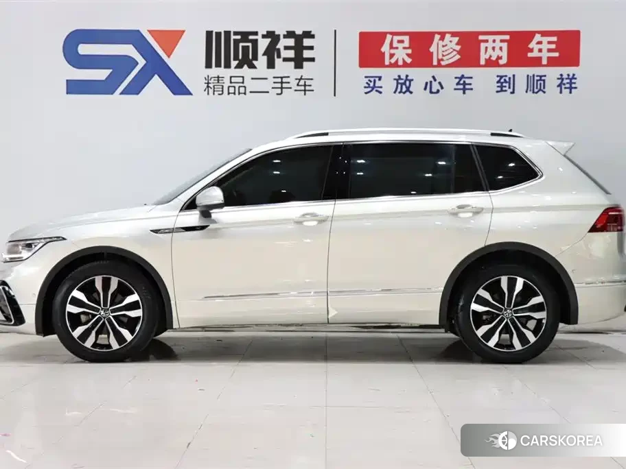 Volkswagen Tiguan L 2022 Silver/gray из Китая, фото 5