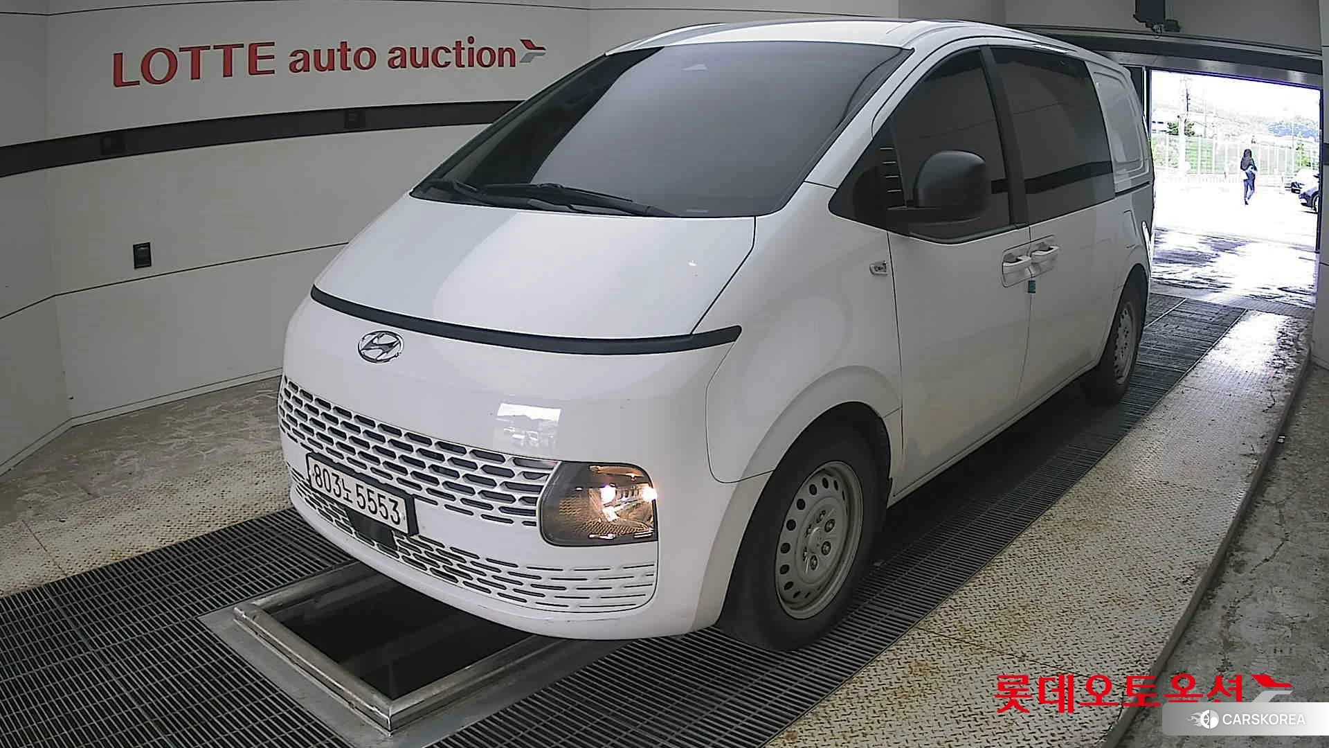Hyundai Staria 2023 Белый из Кореи, фото 5