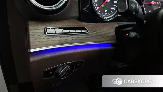 Mercedes-Benz E-Class W213 2020 Белый из Кореи, фото 5