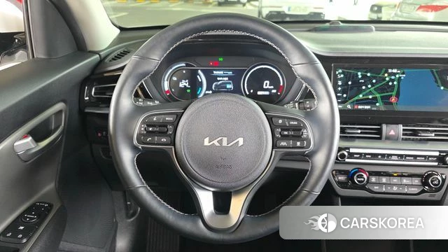 Kia Niro Plus 2023 Белый из Кореи, фото 5
