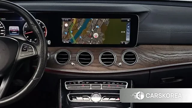 Mercedes-Benz E-Class W213 2018 Черный из Кореи, фото 5