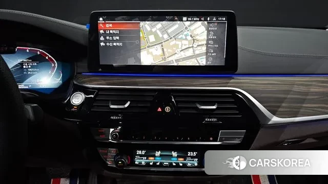 BMW 5 Series (G30) 2023 Черный из Кореи, фото 5