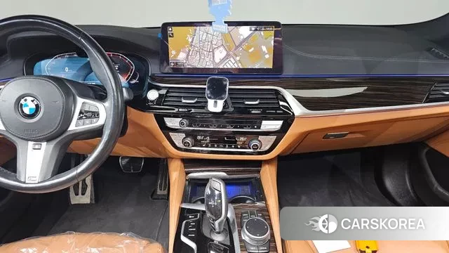 BMW 5 Series (G30) 2021 Белый из Кореи, фото 5