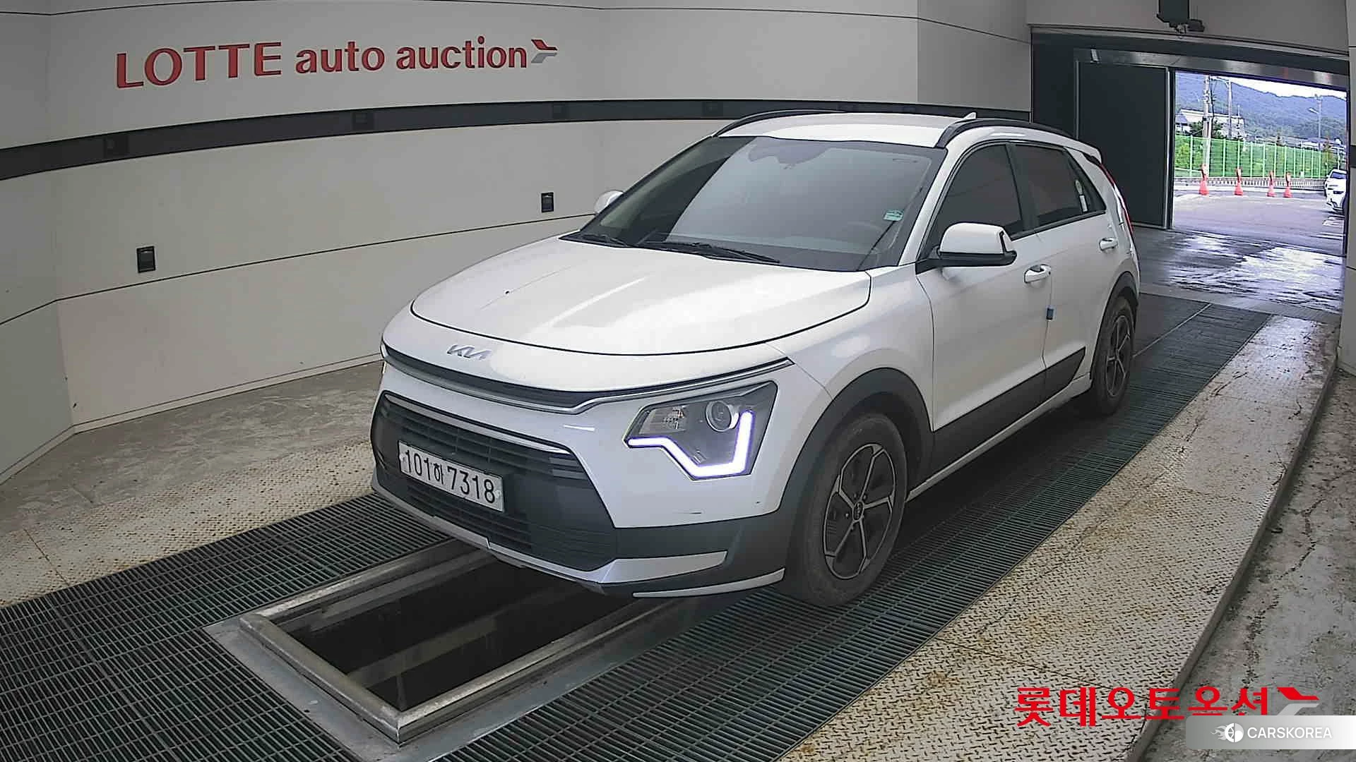 Kia Niro Hybrid 2022 Белый из Кореи, фото 5