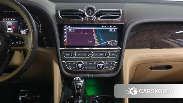 Bentley Bentayga 2022 Белый из Кореи, фото 5