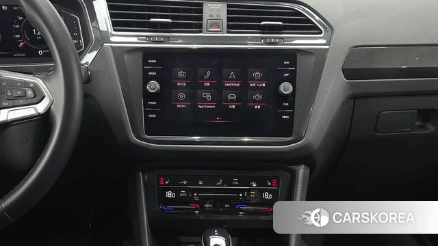 Volkswagen Tiguan second Generation 2022 Белый из Кореи, фото 5