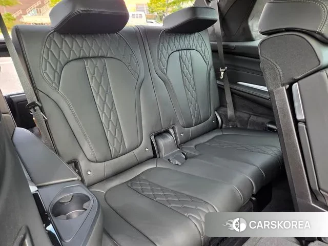 BMW X7 (G07) 2025 Белый из Кореи, фото 5