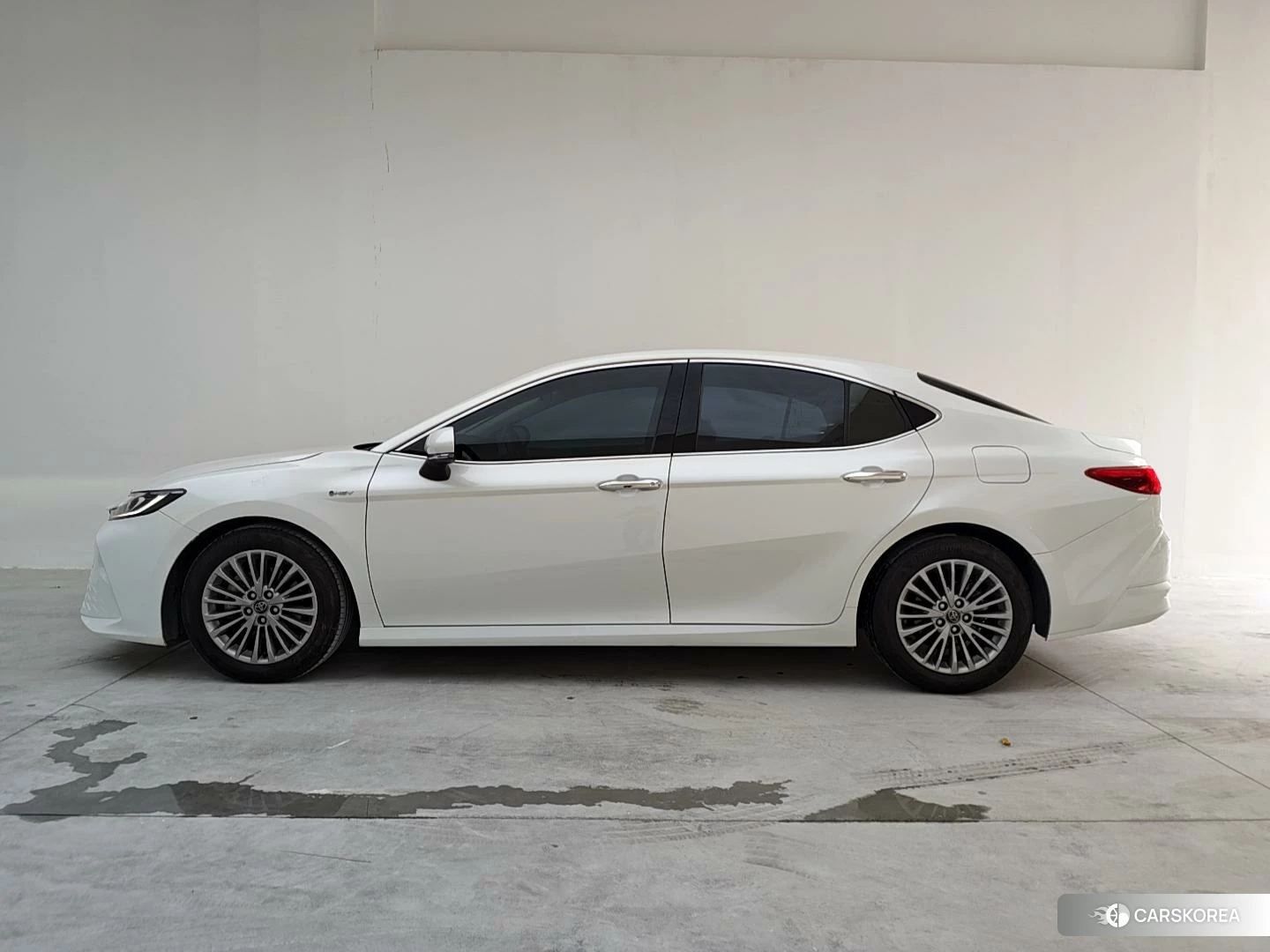 Toyota Camry 2024 Белый из Китая, фото 5