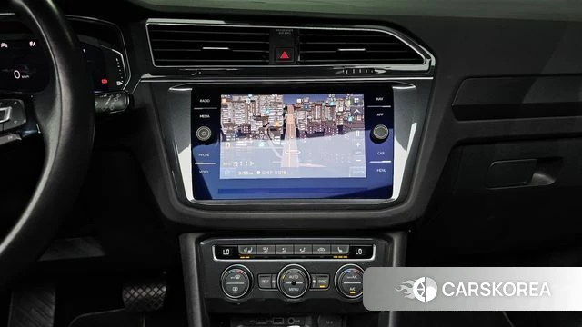 Volkswagen Tiguan second Generation 2020 Белый из Кореи, фото 5