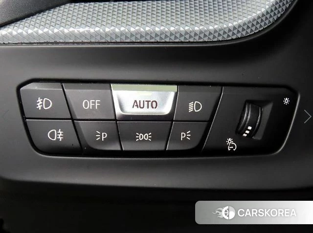 BMW 1 Series (F40) 2020 Серебристо-серый из Кореи, фото 5