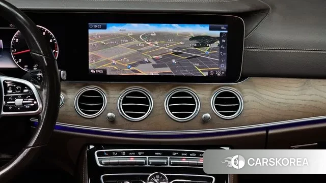 Mercedes-Benz E-Class W213 2018 Белый из Кореи, фото 5