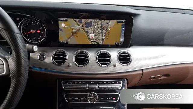 Mercedes-Benz E-Class W213 2018 Белый из Кореи, фото 5