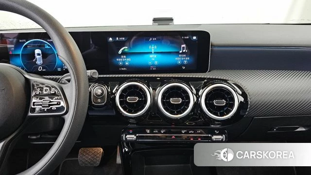 Mercedes-Benz A-Class W177 2019 Песочный из Кореи, фото 5