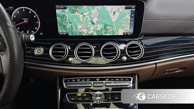 Mercedes-Benz E-Class W213 2018 Белый из Кореи, фото 5