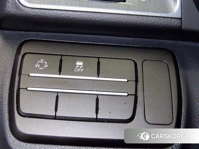 Ssangyong Tivoli Armor 2018 Красный из Кореи, фото 5