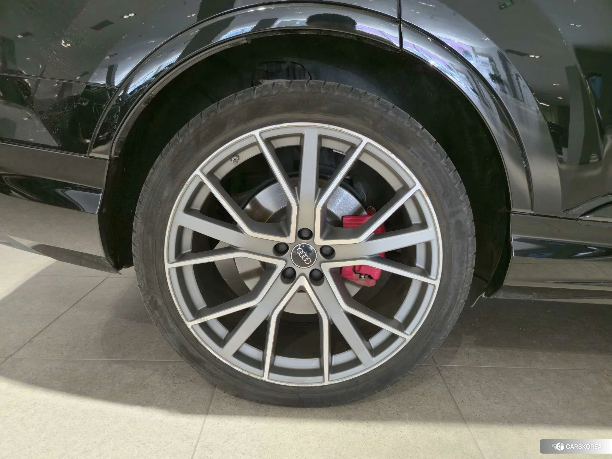Audi Q7 2023 Черный из Китая, фото 5