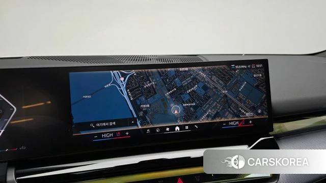 BMW 5 Series (G60) 2025 Белый из Кореи, фото 5