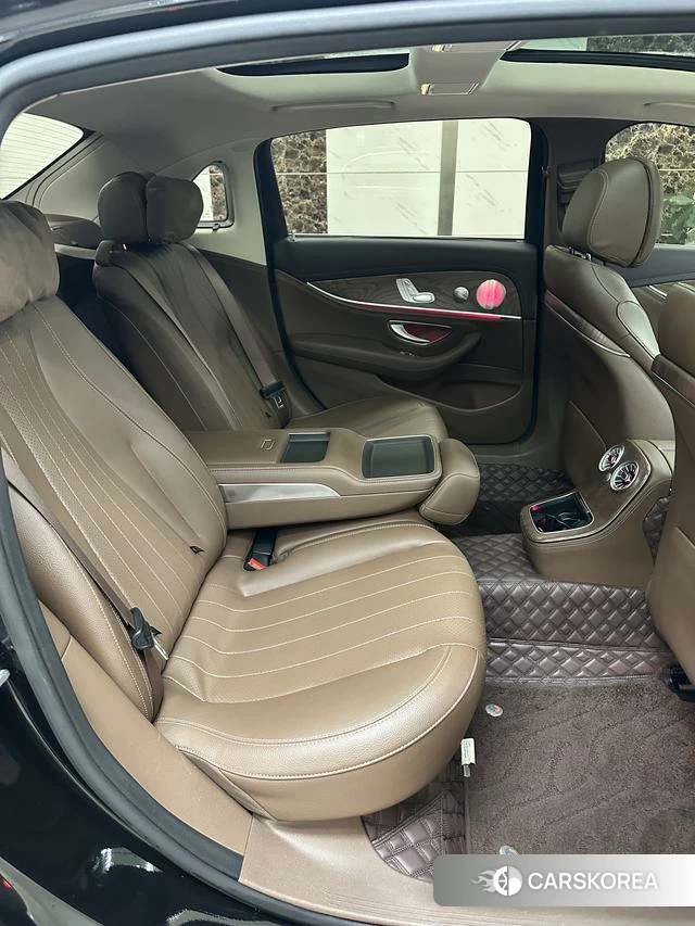Mercedes-Benz E-class 2022 Черный из Китая, фото 5