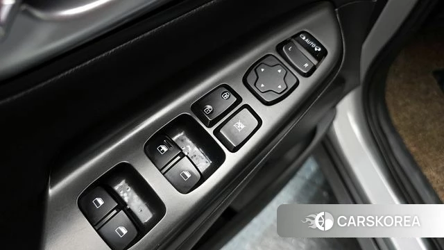 Hyundai The New Kona 2021 Серебристо-серый из Кореи, фото 5