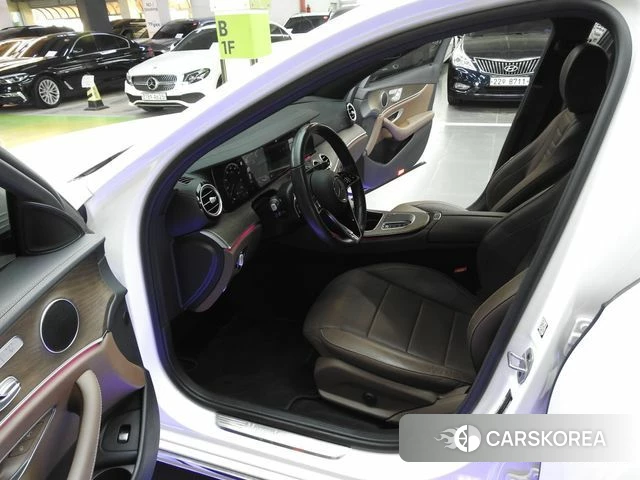 Mercedes-Benz E-Class W213 2022 Белый из Кореи, фото 5