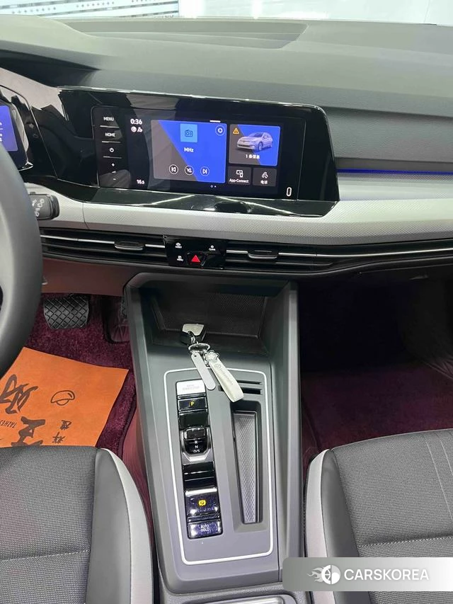 Volkswagen Golf 2023 Белый из Китая, фото 5