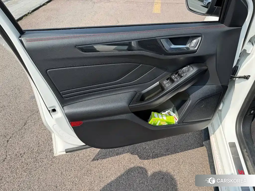 Ford Focus 2023 Белый из Китая, фото 5