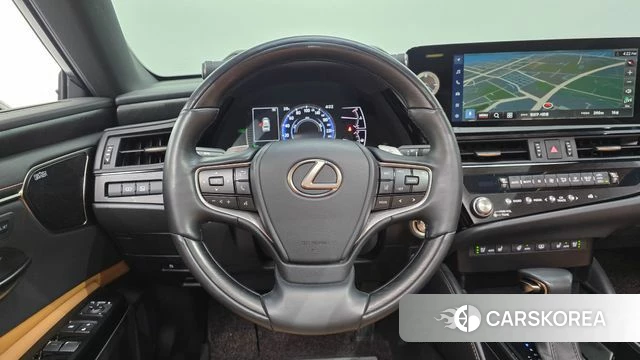 Lexus ES300h 7th generation 2022 Белый из Кореи, фото 5