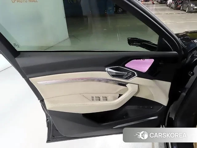 Audi e-Tron 2020 Черный из Кореи, фото 5